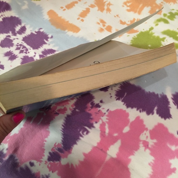 BOOK 📕 Turning The Tables - Picture 4 of 12